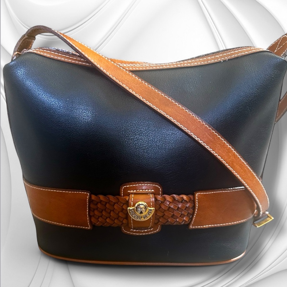 Like New Saddle River Genuine Leather Crossbody Bag